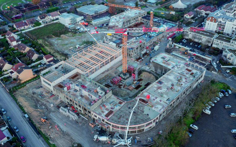 La future Cité Scolaire de Sartrouville sort peu à peu de terre - Batiweb