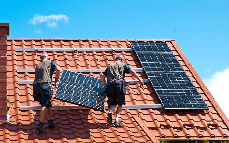 Photovoltaïque : une baisse de soutien inquiète le secteur - Batiweb