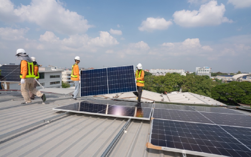 Réduction des aides pour le photovoltaïque : l’inquiétude plane sur le secteur - Batiweb