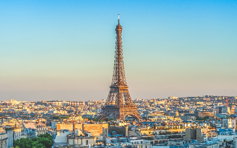 Tour Eiffel : un chantier de rénovation hors norme bientôt achevé - Batiweb
