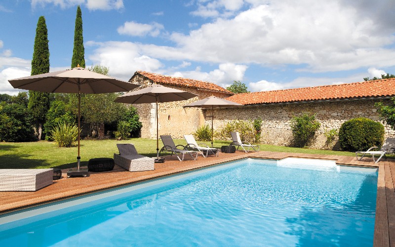 La piscine familiale, un équipement toujours plus populaire - Batiweb