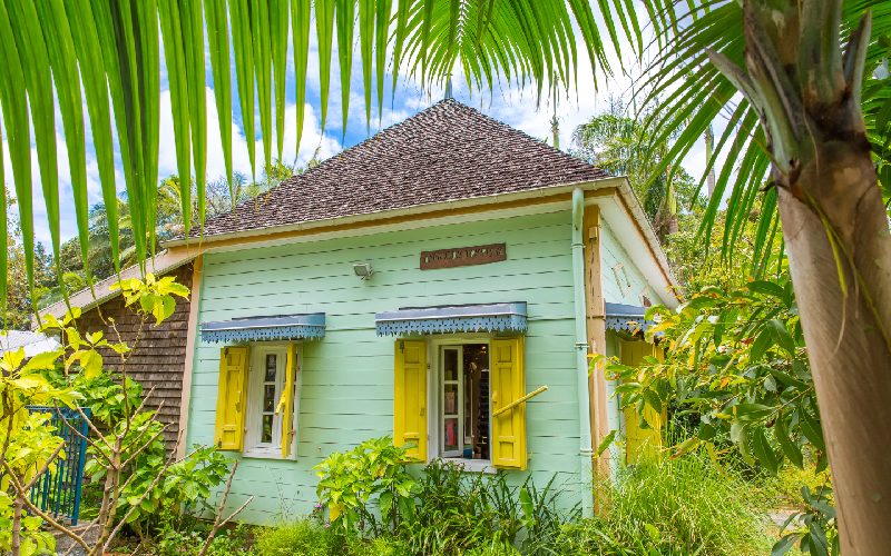 Construire autrement à La Réunion : le pari bioclimatique - Batiweb
