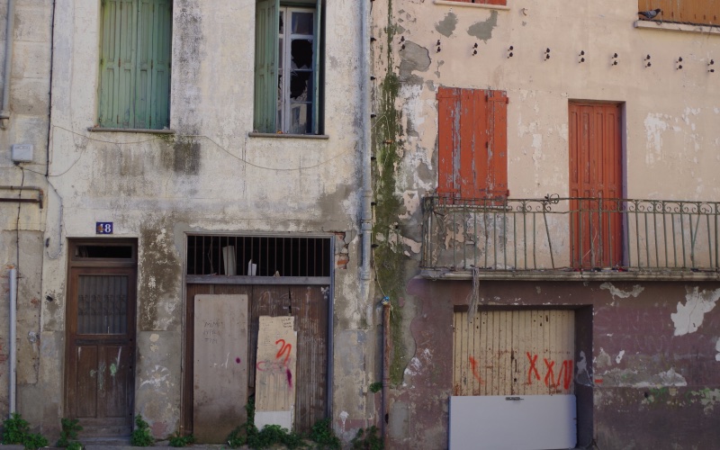 Habitat indigne : une circulaire interministérielle renforce les sanctions - Batiweb