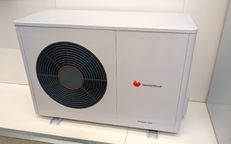 Saunier Duval présente ses trois nouvelles gammes de PAC air-air réversibles - Batiweb