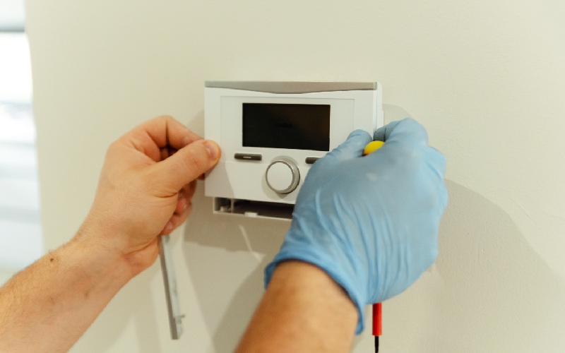 CEE et thermostat : plus d’exigences pour moins d’aides, déplore la filière - Batiweb