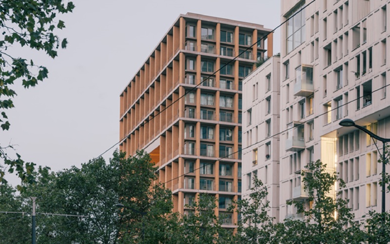Wood Up : à Paris, une tour en bois de 50 mètres bouscule les codes de la construction - Batiweb