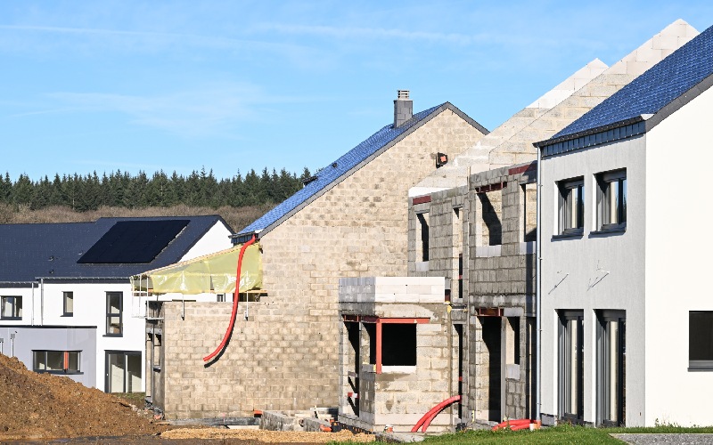 24 milliards d’euros pour construire et rénover 400 000 logements d’ici 2027 - Batiweb