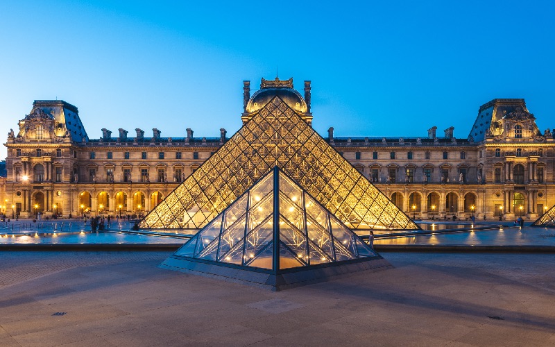 Rénovation du Louvre : le gouvernement lance un concours d’architecture - Batiweb