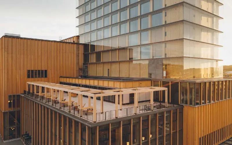 Shigeru Ban : l’architecte humanitaire qui bâtit en carton et en convictions - Batiweb