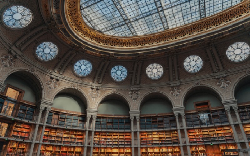 Dominique Perrault : l’architecte français de la monumentalité abstraite - Batiweb