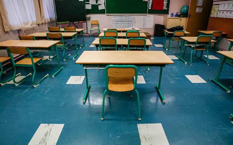 Amiante dans les écoles : une cinquantaine de parents et enseignants portent plainte à Marseille - Batiweb