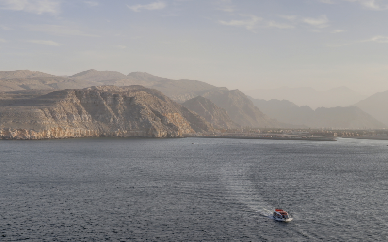 Détroit d'Ormuz bloqué : « des surtaxes sur le vitrage, le PVC et l'aluminium » - Batiweb