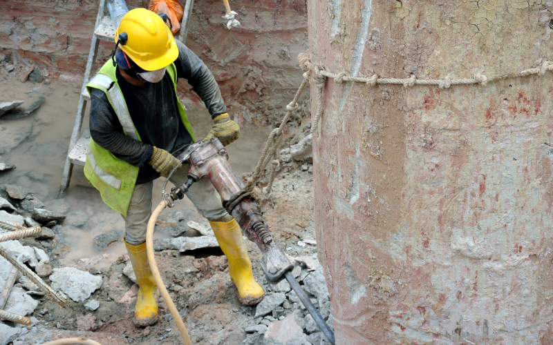 Des travailleurs du BTP surexposés aux risques liés au bruit et aux polluants - Batiweb