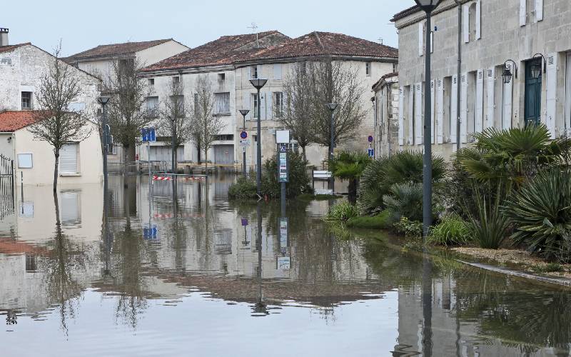 Catastrophes naturelles : l’Assemblée nationale vote la hausse des primes d’assurance - Batiweb
