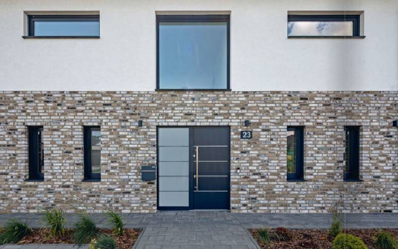Deceuninck lance la gamme de portes Elegant en PVC et ThermoFibra nouvelle génération - Batiweb