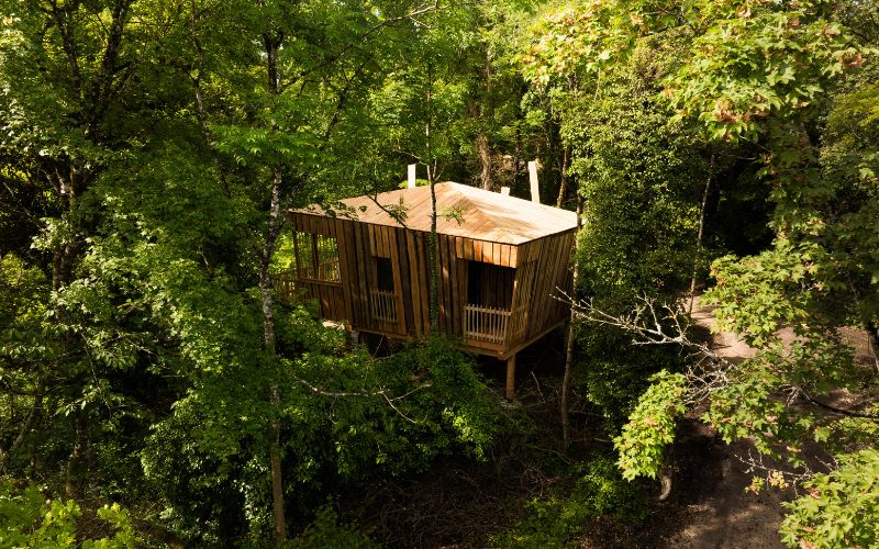 À Moret-sur-Loing, une architecture bioclimatique signée AW² - Batiweb