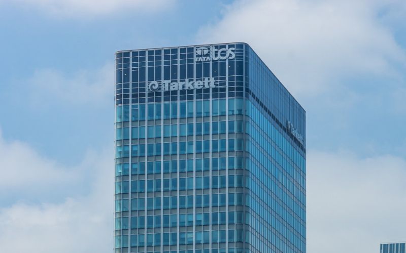 Tour Nobel à La Défense, occupée Tarkett ©Adobe Stock - Batiweb