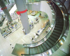 Attention au tournis en prenant l’escalator ! - Batiweb