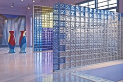 A Milan, le nouveau showroom “magique” de Seves glassblock  - Batiweb