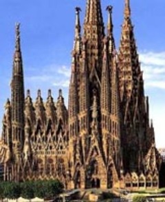 Antonio Gaudi 1852-1926, la Sagrada Familia : l'empreinte d'une vie ambitieuse et mystique - Batiweb