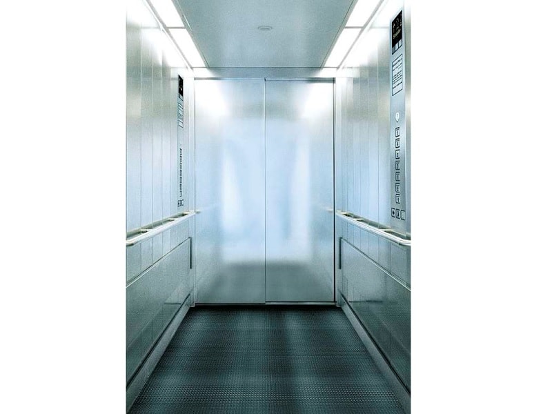 Ascenseur Schindler 2500, Spacieux et fonctionnel. L’ascenseur des Établissements de Santé - Batiweb