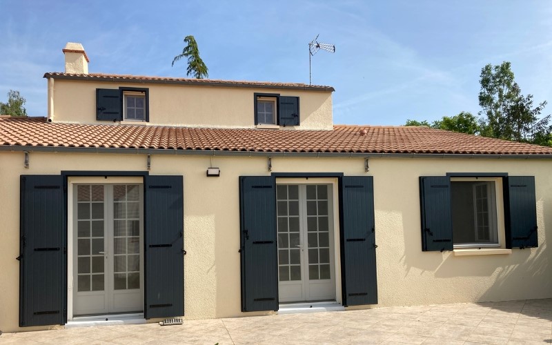 Volet battant Mistral - Batiweb