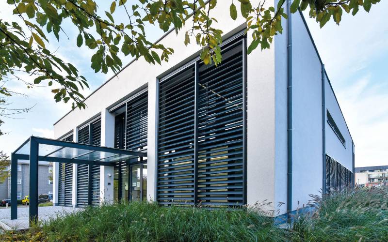 DucoSlide LuxFrame XXL | Brise-soleil à panneaux coulissants - Batiweb