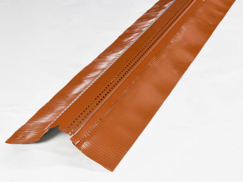SHARK + bavette plomb plissé : accessoire de couverture - Batiweb