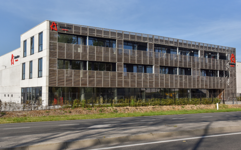 DucoSlide Wood | Le volet coulissant ou fixe à lame bois Red Cedar - Batiweb