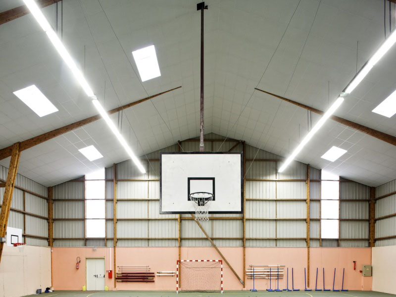 Acoustichoc®, le plafond acoustique haute résistance pour local sportif - Batiweb