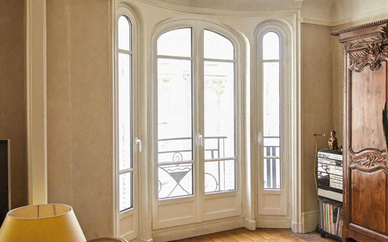 Camille Style Opéra, fenêtre bois pour les rénovations de fenêtres traditionnelles - Batiweb