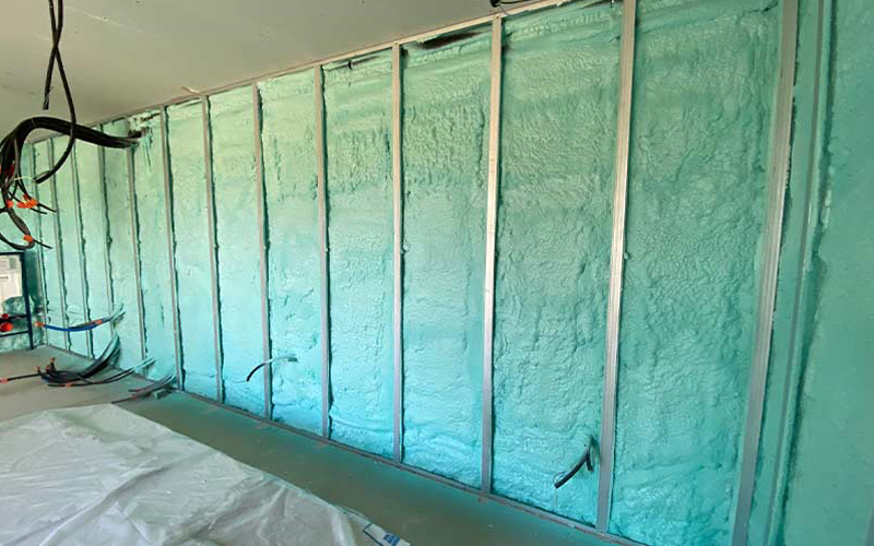 Oseo Mur : procédé d&#039;isolation thermique à base de mousse polyuréthane pour l&#039;isolation des murs - Batiweb