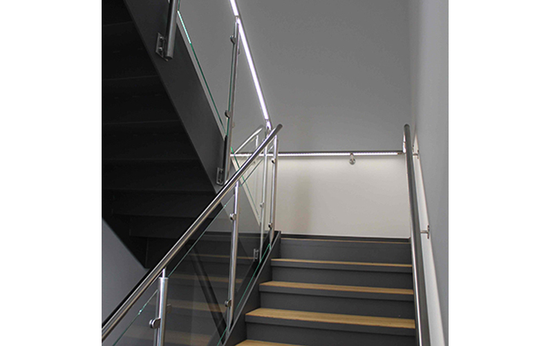 CROSINOX® : garde-corps pour escaliers, balcons, terrasses ou mezzanines - Batiweb