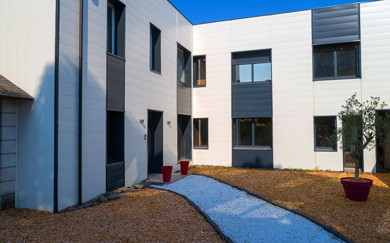 Lame de bardage métallique JI Grégale 300 Façade - Batiweb