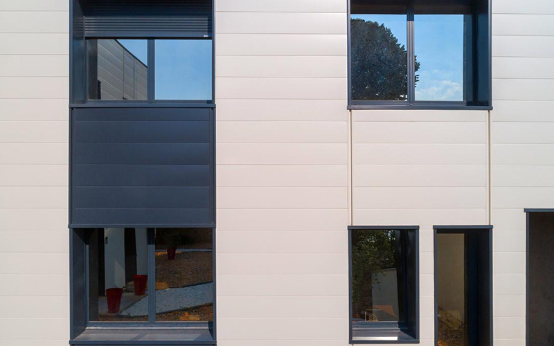Lame de bardage métallique JI Grégale 300 Façade - Batiweb