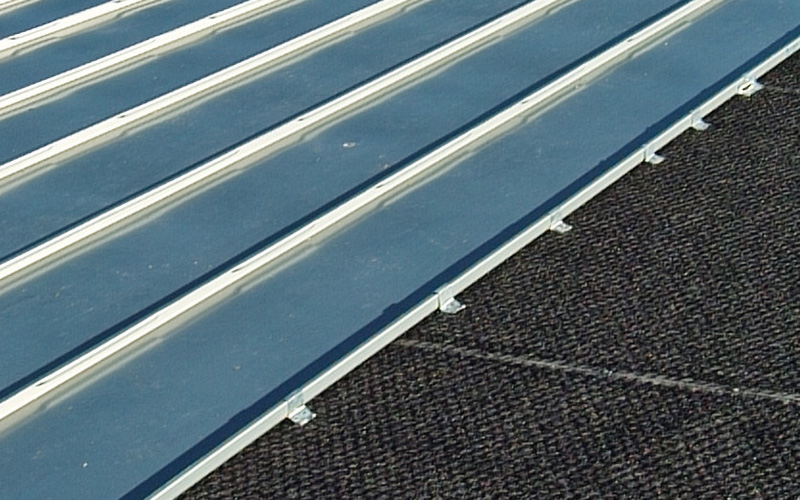 Pattes de fixation toiture Zinc à joint debout - Batiweb
