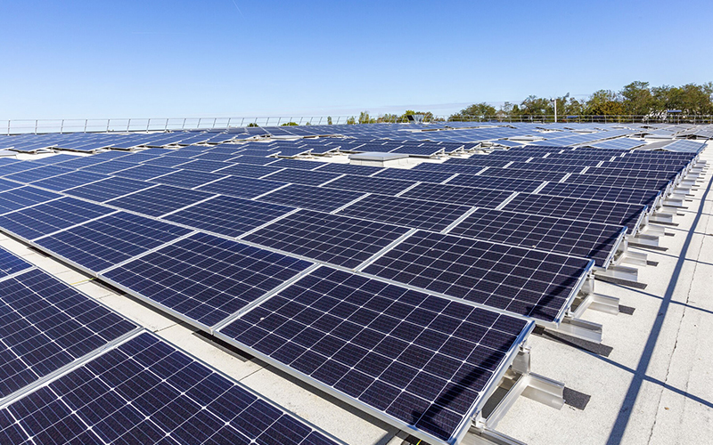 SunScape iNovaPV® : la solution performante et durable pour tous vos projets photovoltaïques en toiture-terrasse - Batiweb