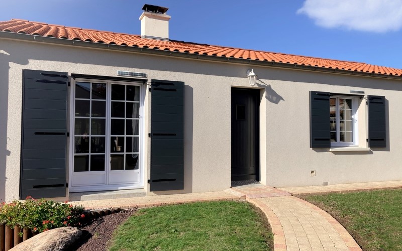 Volet battant solaire Mistral - Batiweb