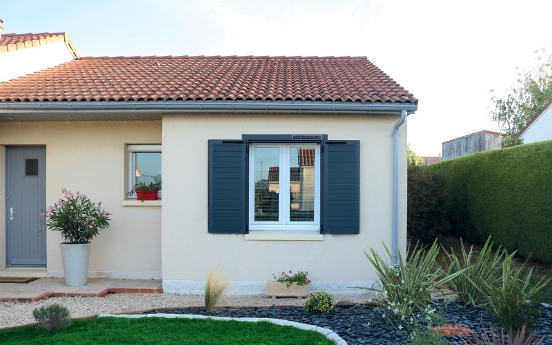 Volet battant solaire Océanos - Batiweb