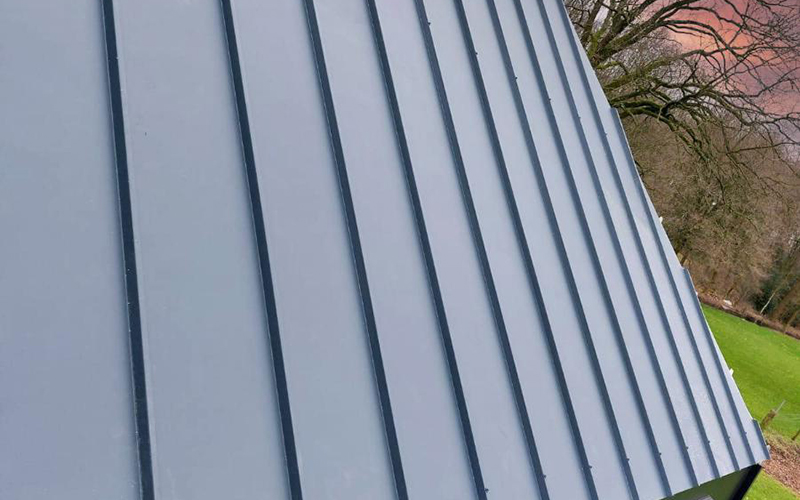 Panneau sandwich de toiture aspect joint debout : JI Vieo Roof 1050 - Batiweb