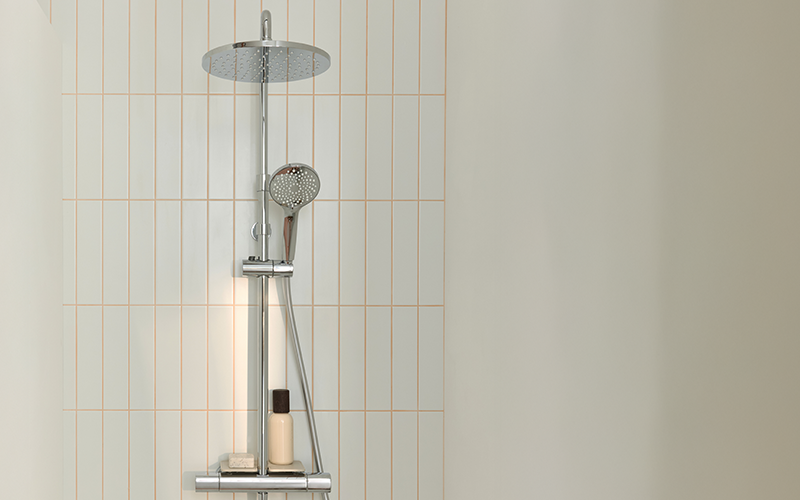 JULY+ colonne de douche - Batiweb
