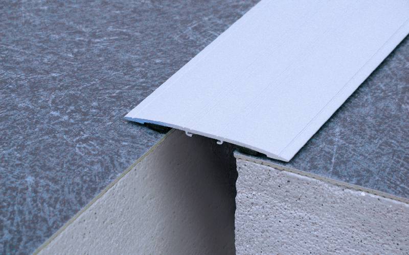 Couvre-joints de sol en alu - Batiweb