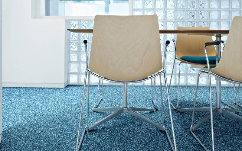 Stratos : dalles de moquette design et abordables - Batiweb