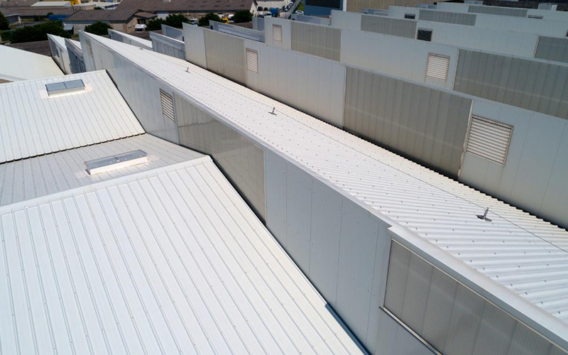 Panneau sandwich de toiture acoustique JI Vulcasteel Roof Alpha - Batiweb