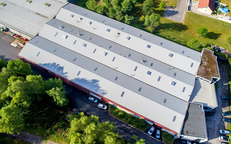 Panneau sandwich de toiture acoustique JI Vulcasteel Roof Alpha - Batiweb