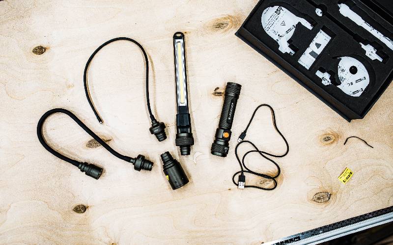 Lampe multifonction rechargeable Workers Friend : 4 solutions d'éclairage en un seul système - Batiweb