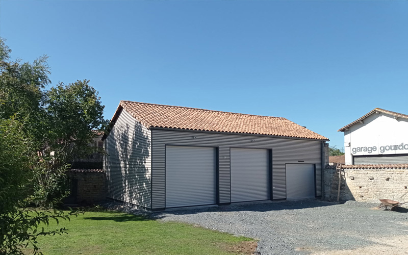 CLAIRCEL Premium : un bardage PVC effet claire-voie au style contemporain - Batiweb