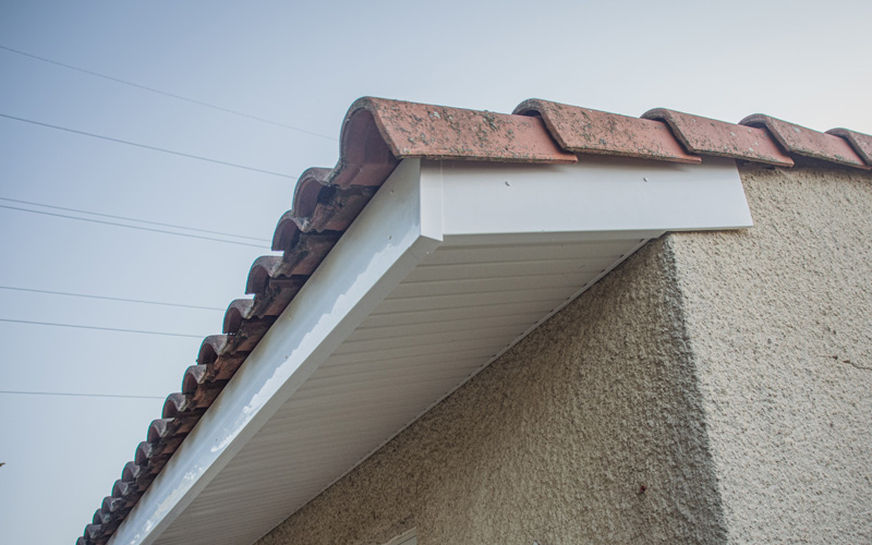 RIVECEL et RIVECEL Premium : le système de planches de rive PVC à clouer - Batiweb
