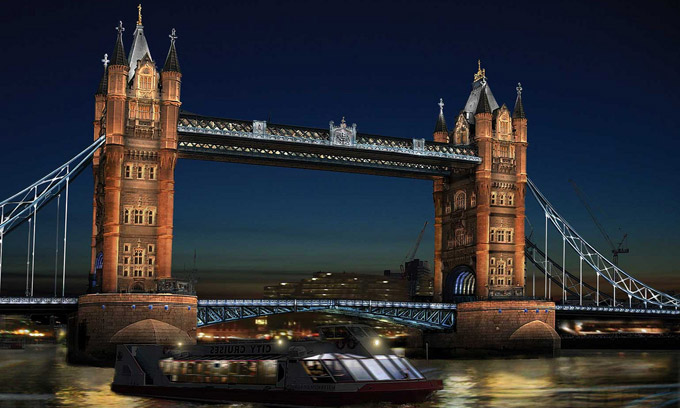 Le système LED Tetra Contour a été choisi pour éclairer le Tower Bridge de Londres pendant les J.O. 2012. - Batiweb