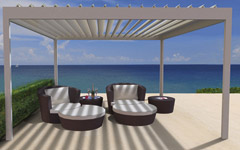 RENSON® Algarve®:  La toiture de terrasse avec protection solaire horizontale en toiture composée de lames orientables en aluminium - Batiweb